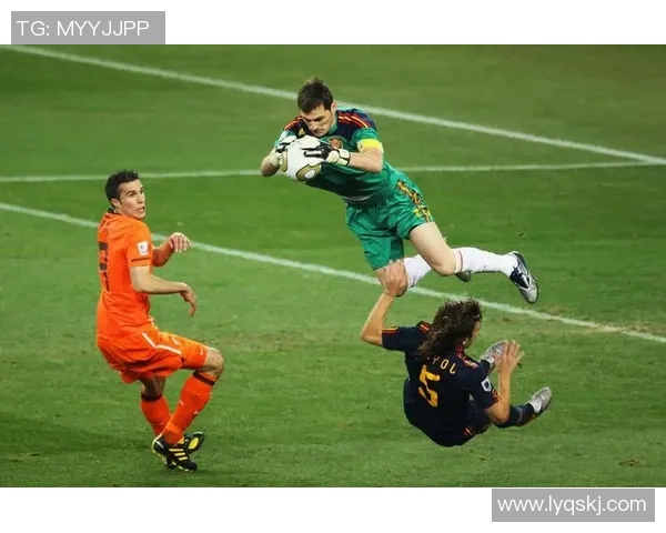 当今足坛十大球星排名揭秘 谁能登顶全球足球之巅