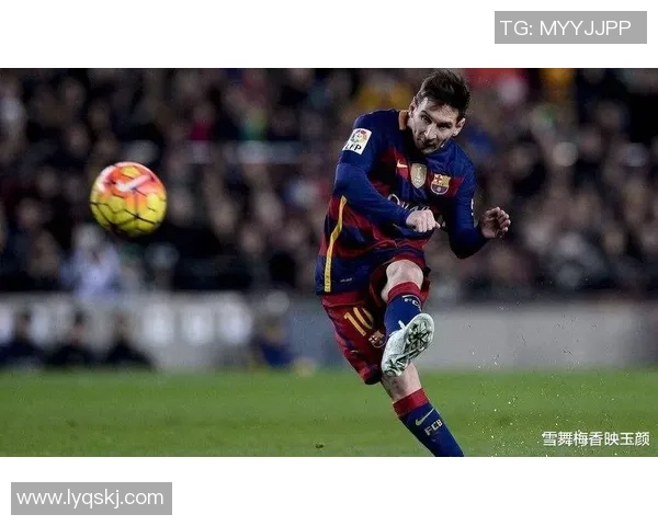 足球赛场上的明星闪耀瞬间 展现球员个人风采与竞技魅力