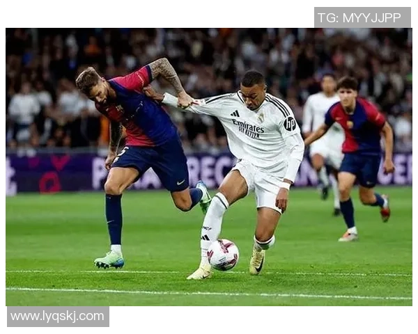 足球球星爆发力十足肌肉腿展现速度力量与激情魅力