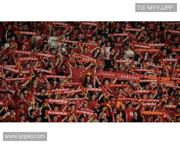 中国足球三大球星背后的成长故事与辉煌成就解析 中国足球三大球星背后的成长故事与辉煌成就解析