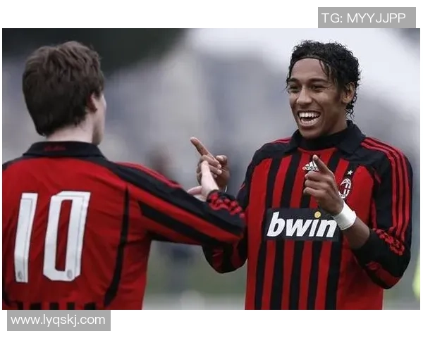 皮埃尔奥巴梅扬是哪个国家的人及其足球生涯的精彩历程 皮埃尔奥巴梅扬是哪个国家的人及其足球生涯的精彩历程